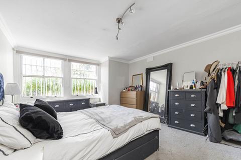 2 bedroom flat for sale, Clapham Common South Side, London