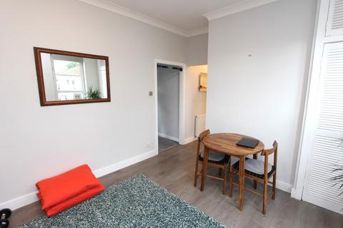 2 bedroom flat to rent, Lochend Gardens, Lochend, Edinburgh, EH7