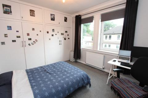 2 bedroom flat to rent, Lochend Gardens, Lochend, Edinburgh, EH7