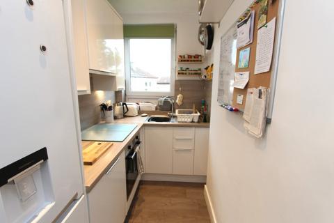 2 bedroom flat to rent, Lochend Gardens, Lochend, Edinburgh, EH7