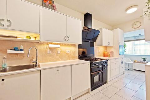 32 Blenheim Road, Harrow, HA2 7AH