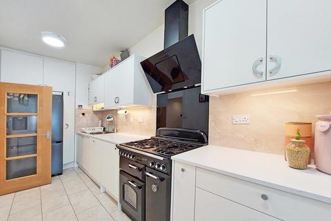 32 Blenheim Road, Harrow, HA2 7AH