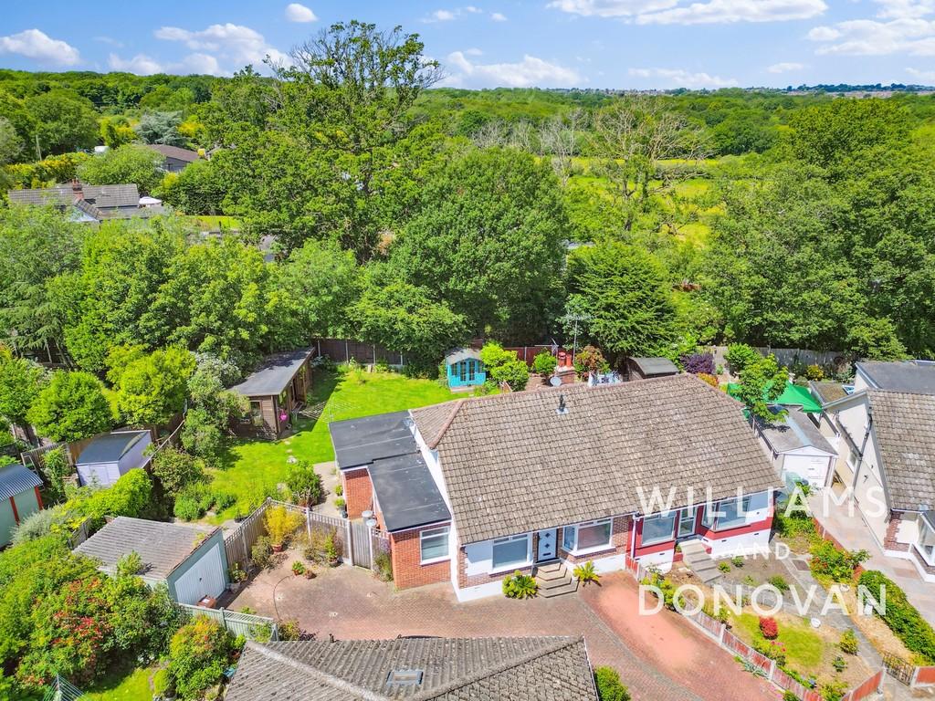 Wroxham Close, LeighonSea 2 bed semidetached bungalow for sale £