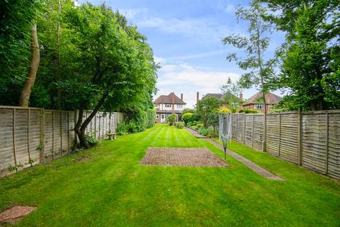 4 bedroom detached house for sale, Cuckoo Hill Drive, Pinner HA5