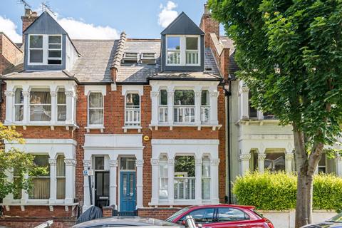 23 Waterlow Road, London, N19 5NJ