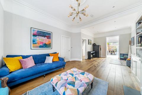23 Waterlow Road, London, N19 5NJ