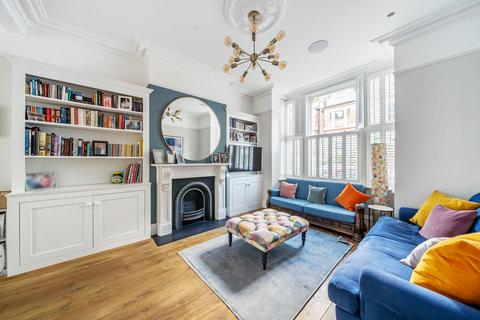 23 Waterlow Road, London, N19 5NJ