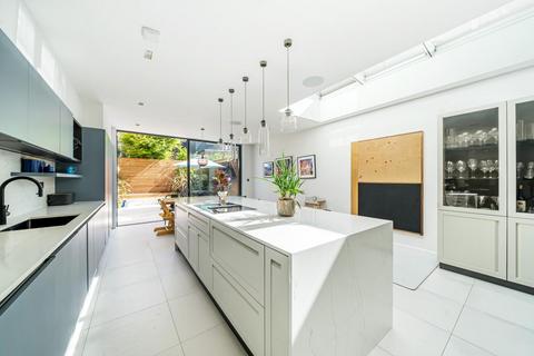 23 Waterlow Road, London, N19 5NJ