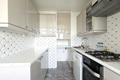 2 bedroom apartment for sale, Bateman House, Otto Street, Kennington, London, SE17