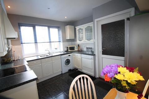 3 bedroom semi-detached house to rent, Appleby Road, London, E16