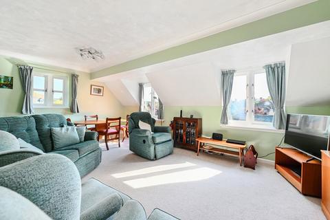 1 bedroom apartment for sale, Strand Court, Rye, East Sussex TN31 7NY