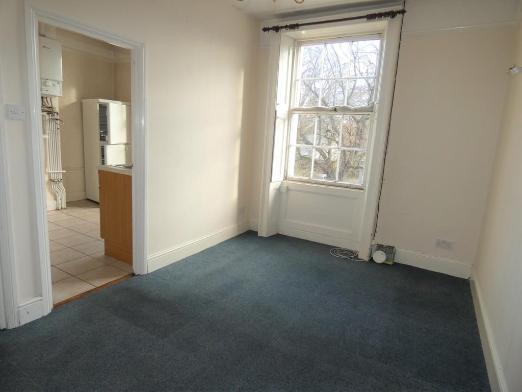 Montpellier Grove, Cheltenham Studio to rent £550 pcm (£127 pw)