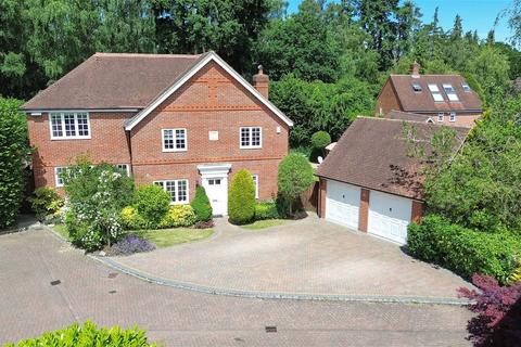 5 bedroom detached house for sale, Fullerton Close, Fleet GU51