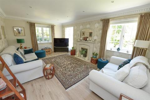 5 bedroom detached house for sale, Fullerton Close, Fleet GU51