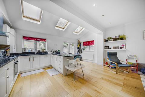 30 The Square, Carshalton, SM5 3BN