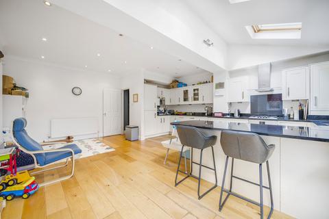 30 The Square, Carshalton, SM5 3BN