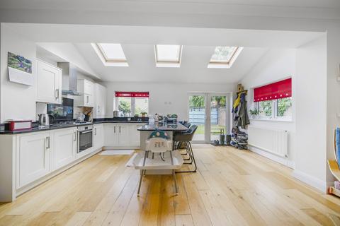 30 The Square, Carshalton, SM5 3BN