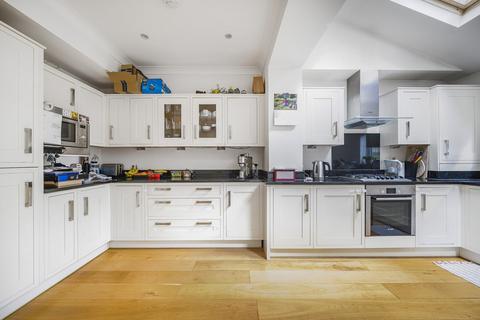 30 The Square, Carshalton, SM5 3BN