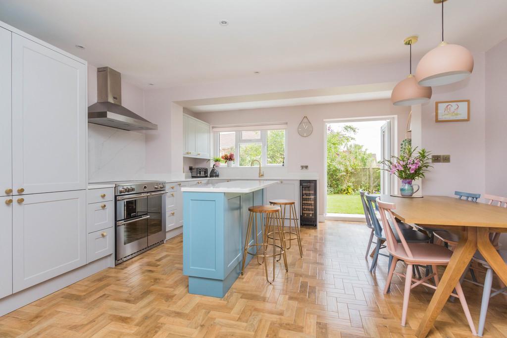 Kitchen/Breakfast Room