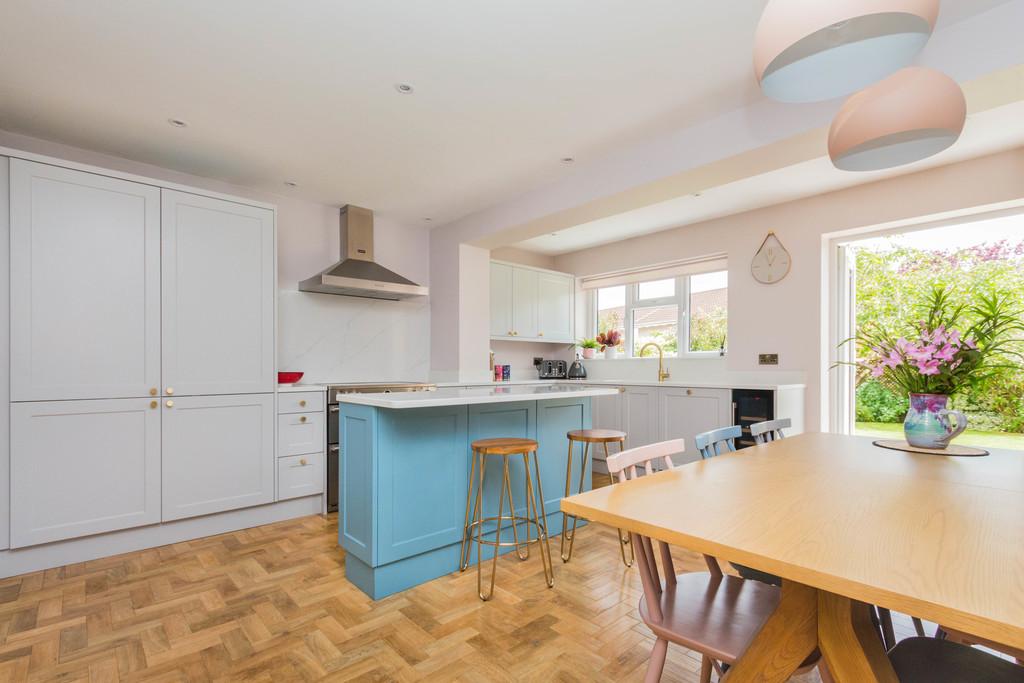 Kitchen/Breakfast Room