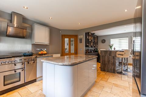 5 bedroom detached house for sale, South Wootton