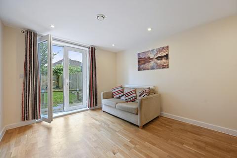 1 bedroom apartment to rent, Beavers Lane, Hounslow, TW4