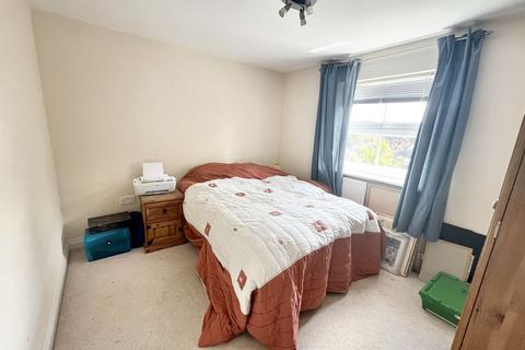 12 Abrahams Close, Trowbridge, BA14 0ND
