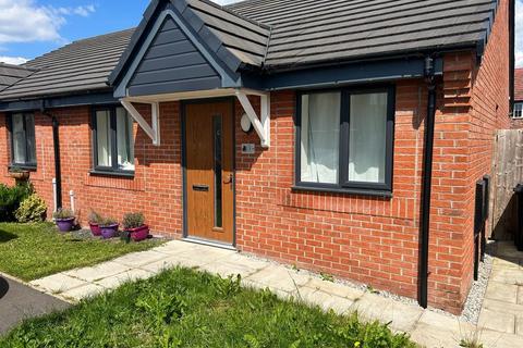 2 bedroom semi-detached bungalow for sale, Angus Court, Winsford