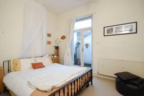 1 bedroom flat to rent, Inworth Street, Battersea, London, SW11