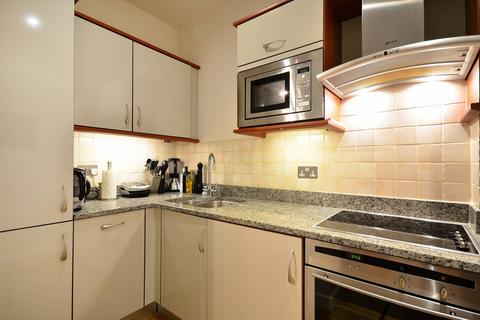 2 bedroom flat to rent, Martin Lane, City, London, EC4R