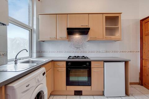 1 bedroom flat to rent, Victoria Road, Finsbury Park, London, N4