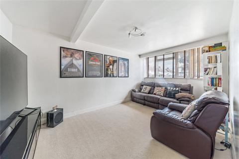 13 Hurstdene Avenue, Staines-upon-thames, TW18 1HZ