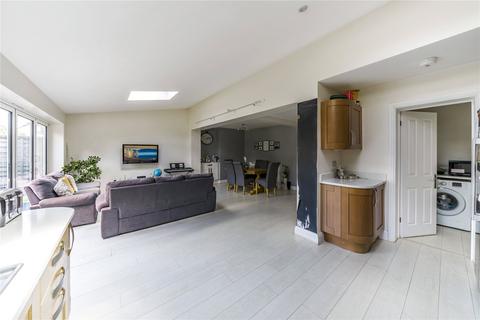 13 Hurstdene Avenue, Staines-upon-thames, TW18 1HZ