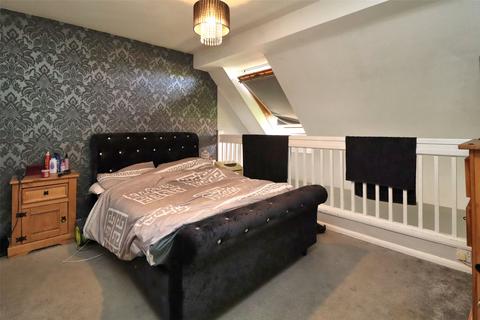 2 bedroom maisonette for sale, Woking, Woking GU21