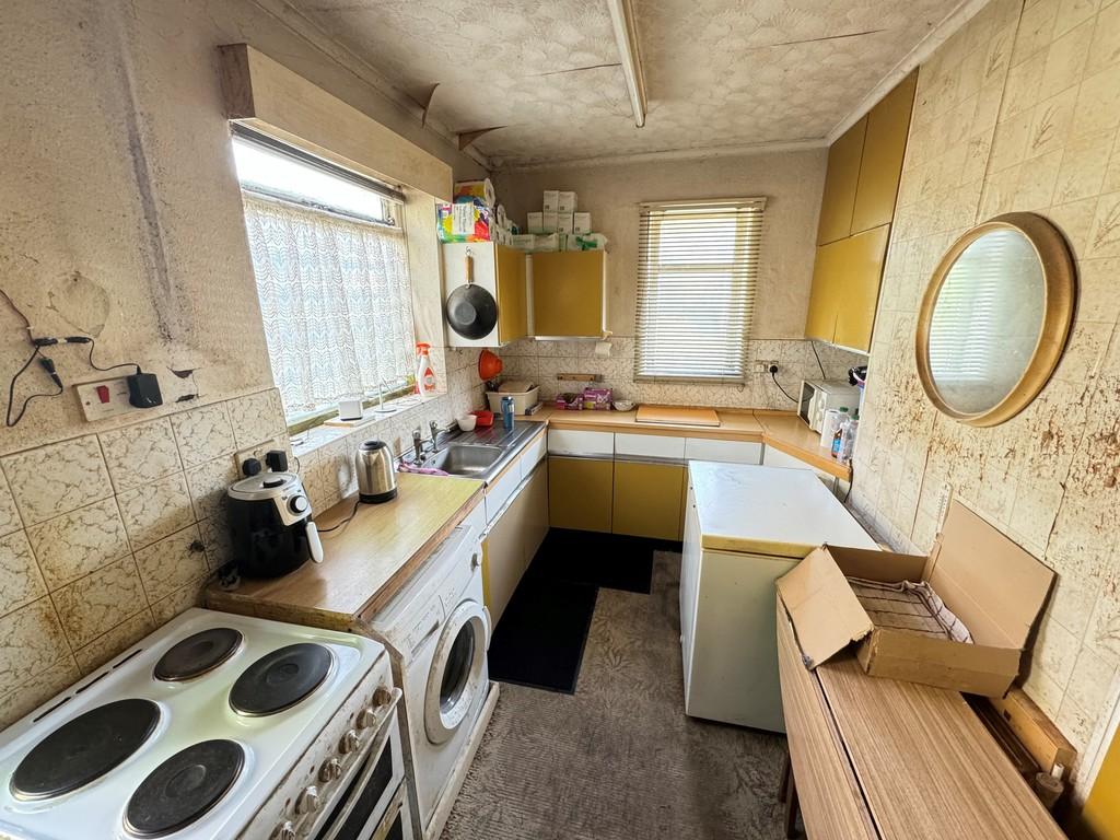 Fecitt Brow, Blackburn 2 bed detached bungalow for sale £110,000