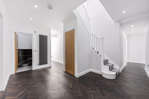 142 Bladindon Drive, Bexley, DA5 3BW