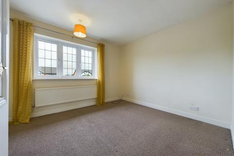 9 Kestrel Close, Uttoxeter, ST14 8TB