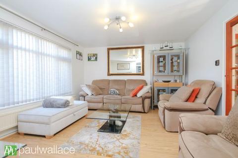 3 bedroom terraced house for sale, Abbotts Drive, Waltham Abbey