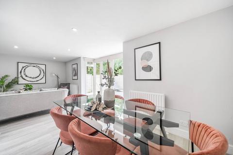 2 bedroom flat for sale, Longley Road, Tooting, London, SW17