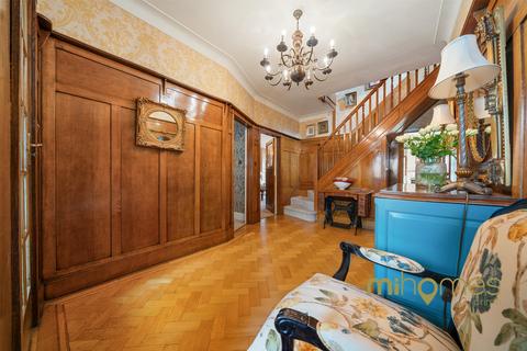 5 bedroom semi-detached house for sale, Arnos Grove, Southgate, N14