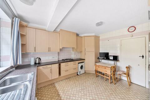 8 Russell Green Close, Purley, CR8 2NR
