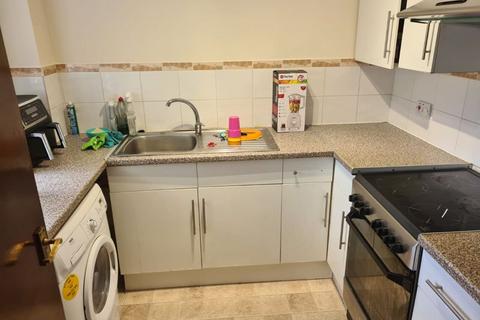 2 bedroom flat to rent, Pavilion Way, EDGWARE, Middlesex, HA8 9YR