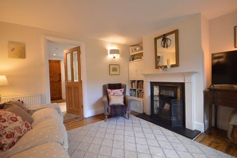 2 bedroom terraced house for sale, Lion Lane, Haslemere GREAT LOCATION, BEAUTIFULLY PRESENTED