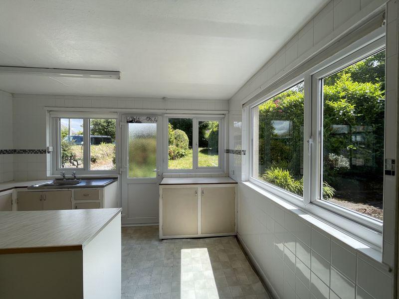 Kitchen / Dining...