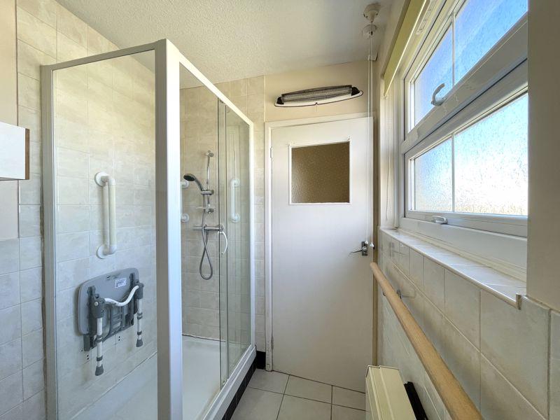 Shower Room (Ground