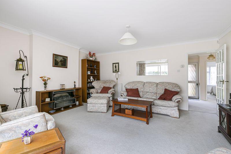 Eastwick Park Avenue, Bookham 2 bed detached bungalow for sale £675,000
