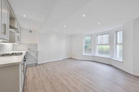 3 bedroom flat to rent, EGLINTON HILL, Woolwich, London, SE18