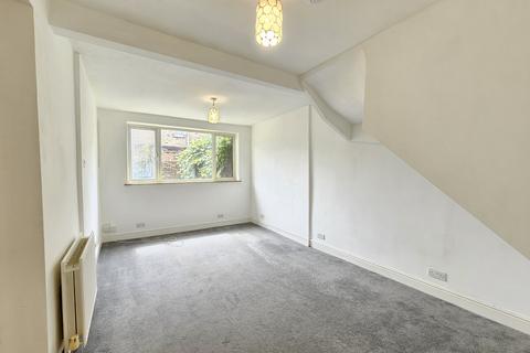 3 bedroom end of terrace house to rent, Godwin Road, London E7