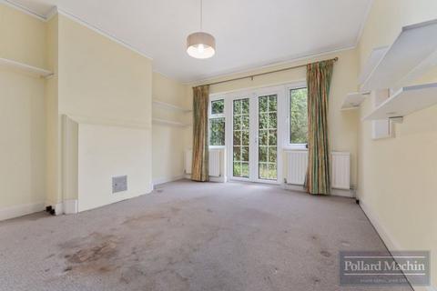 24 Mitchley Hill, South Croydon, CR2 9HA