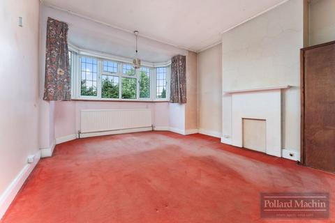 24 Mitchley Hill, South Croydon, CR2 9HA